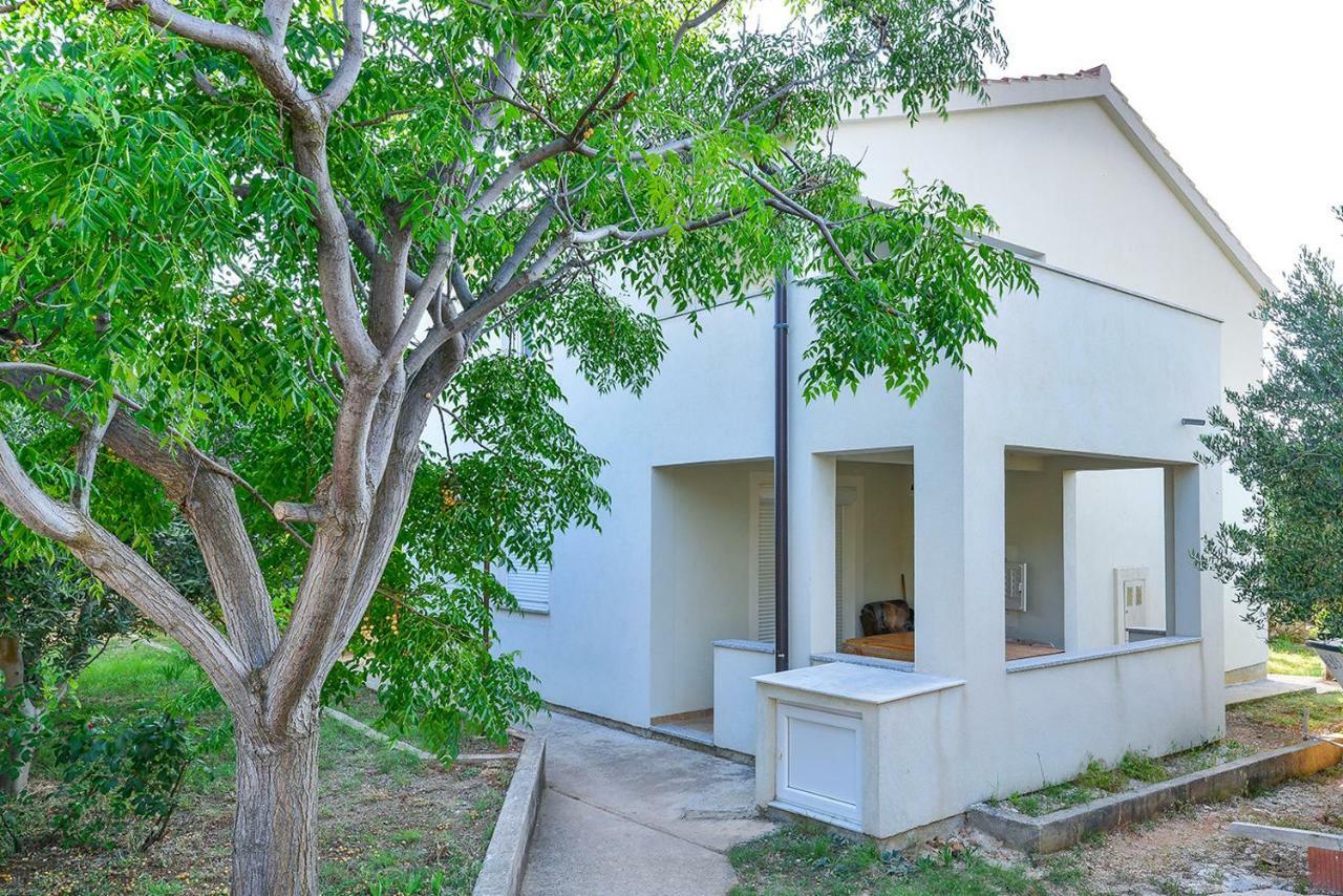 Galijot Apartman Vir